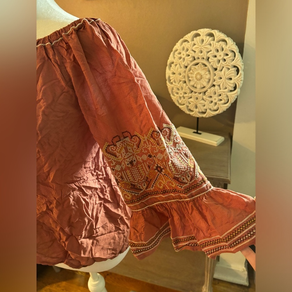 Max Studio Off The Shoulder Top - Picture 2 of 8